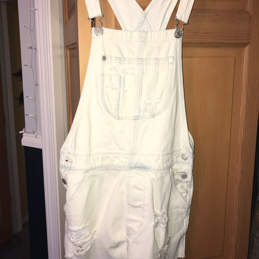 American Eagle shorts overalls